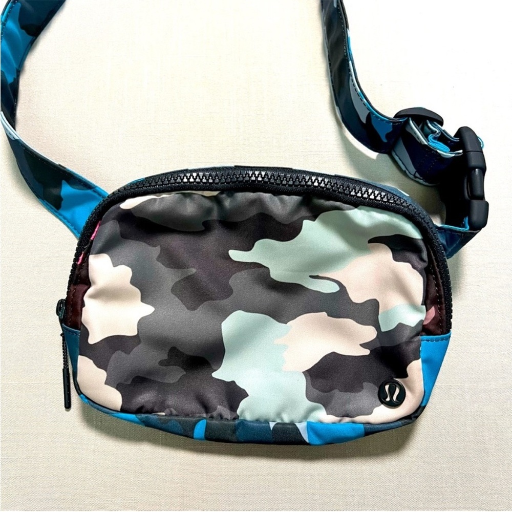 Lululemon Original Everywhere Belt Bag Heritage Camo Blue Pink Guava Hawaiian